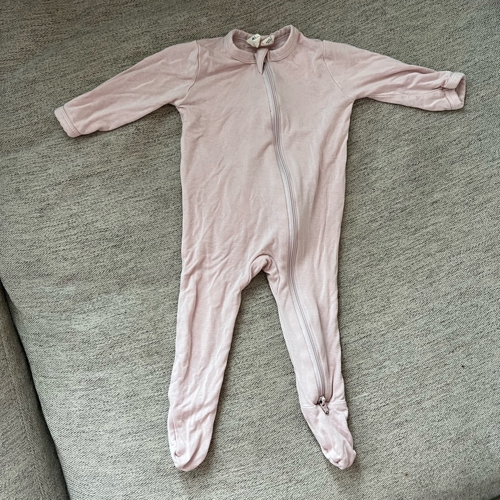 Kyte baby bamboo Footie 0-3 months